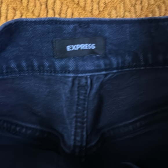 Women’s Express Super High Rise Mom Jean - Picture 2 of 3